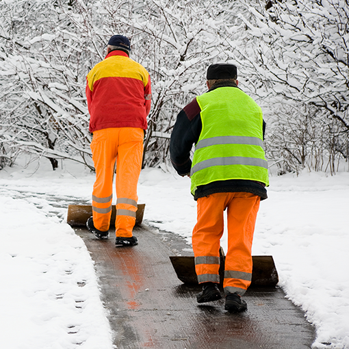 SNow-Shovels-AdobeStock_19141049